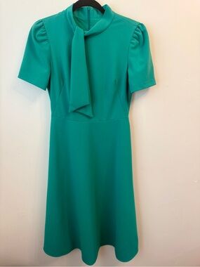 Ivy + Blu Emerald Green Tie-Neck Midi Dress - Size 4